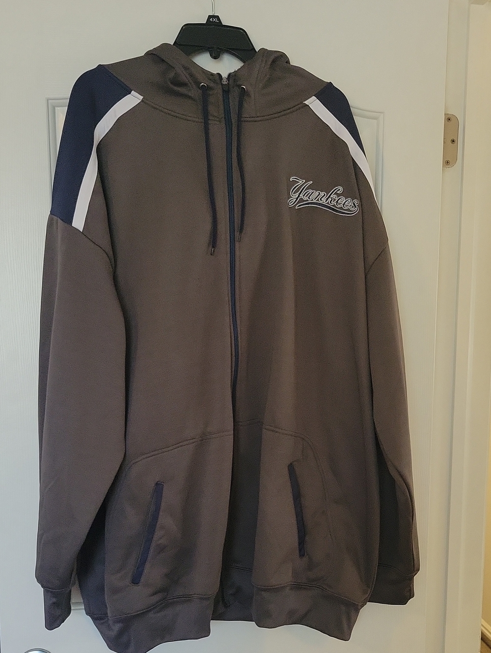 New York Yankees Hooded Zip-Up Jacket with Navy & White Accents
